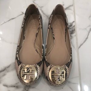 Tory Burch Reva Snake Print Size 7 EUC
